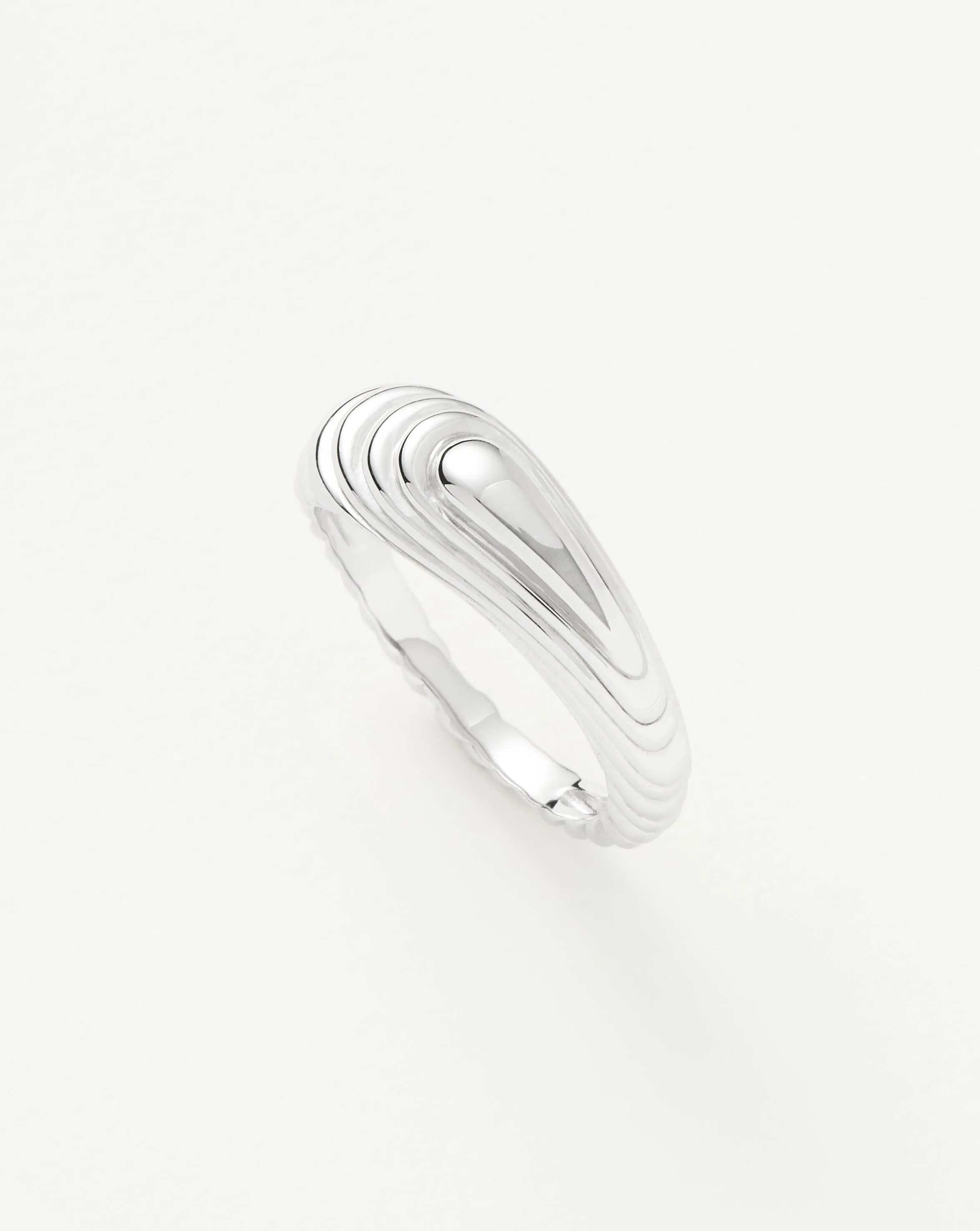 Wavy Ridge Stacking Ring